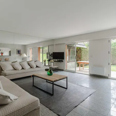 Luxury Haven With Pool, Tennis And Large Garden Апартаменты Довиль