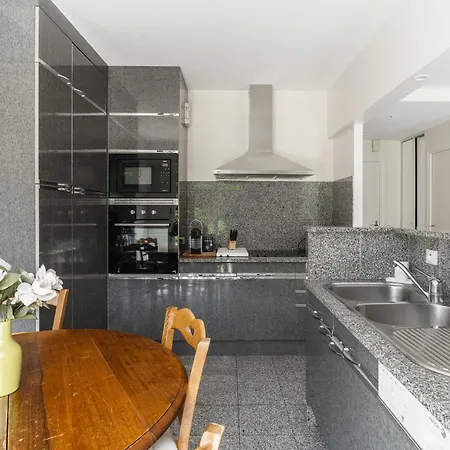 Luxury Haven With Pool, Tennis And Large Garden