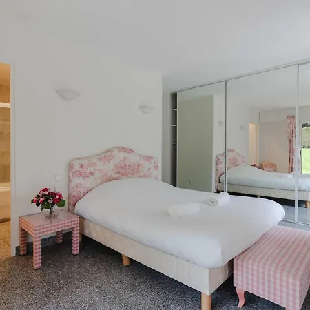 Luxury Haven With Pool, Tennis And Large Garden Апартаменты Довиль