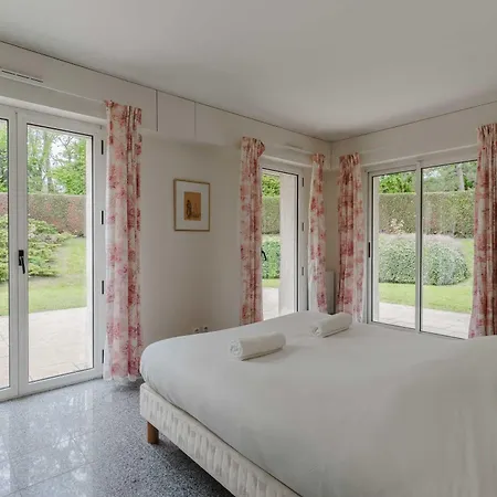 Luxury Haven With Pool, Tennis And Large Garden Апартаменты